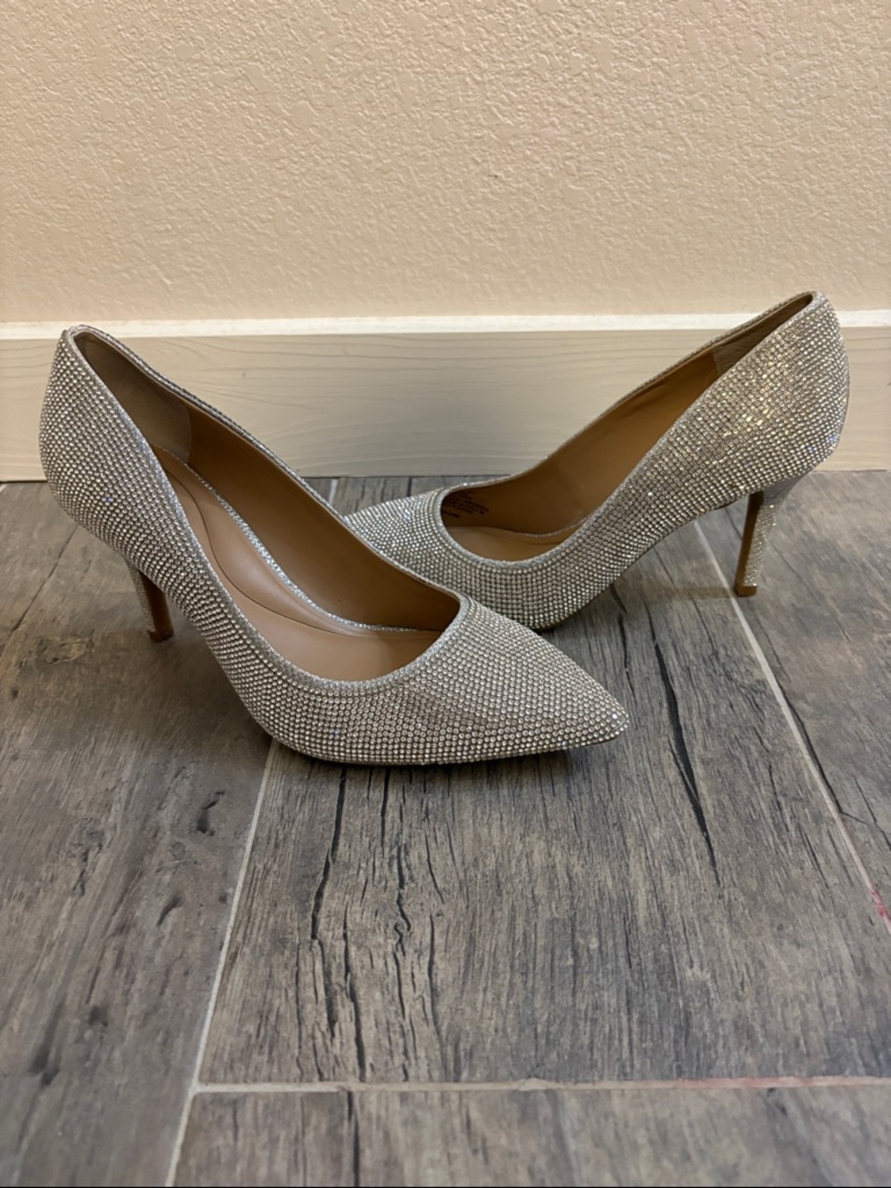 Sparkle Pointed Toe High Heel Pumps in Silver